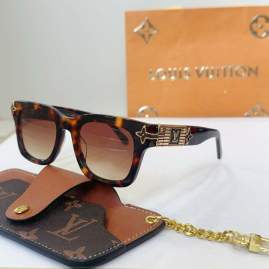 Picture of Louis Vuitton Sunglasses _SKUfw75013628fw